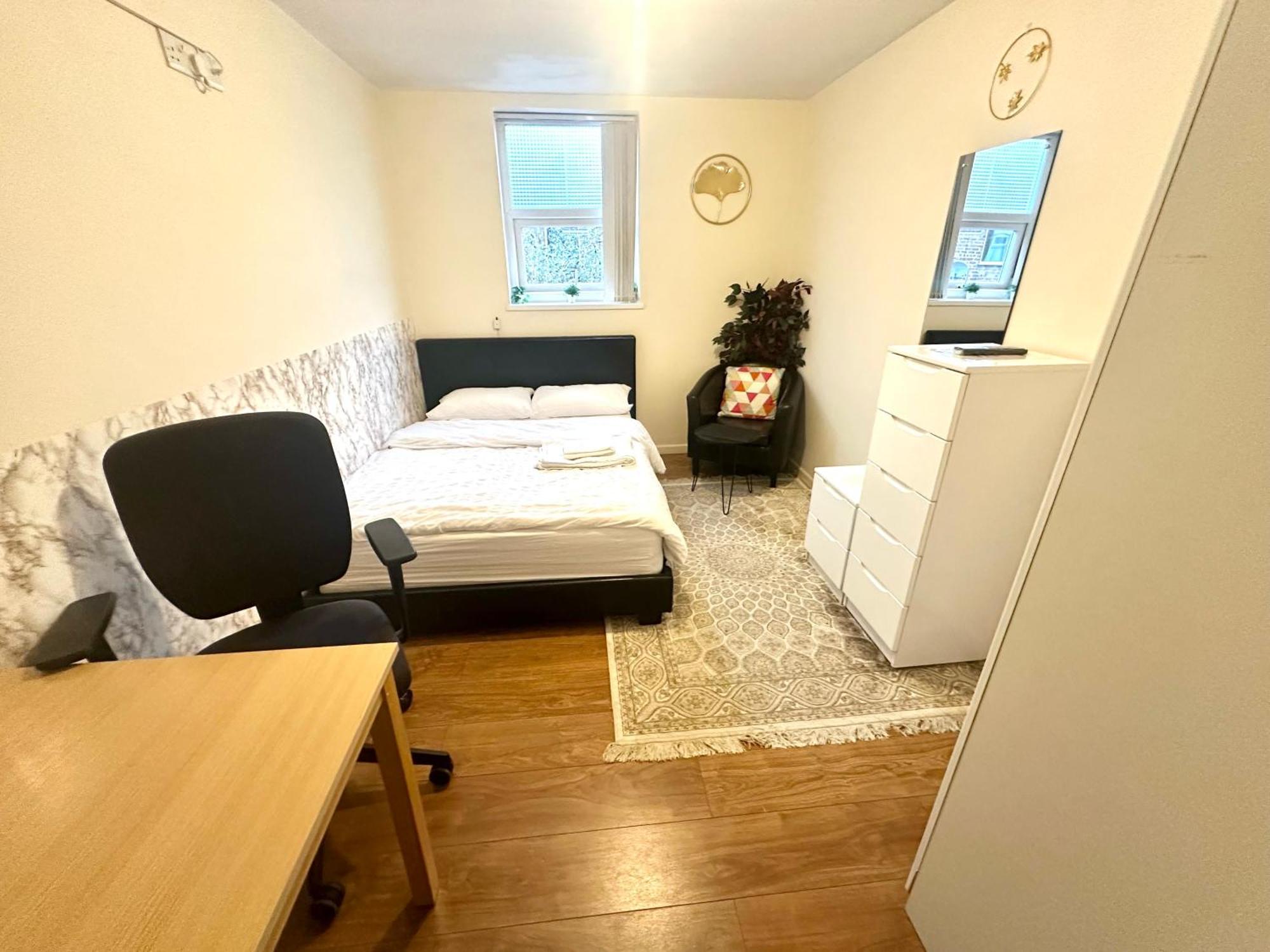 Mos' Place — Photos 2
